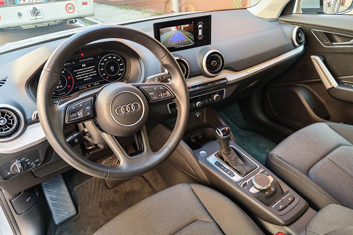 AUDI Q2 35 TDI quattro S tronic Business Advanced