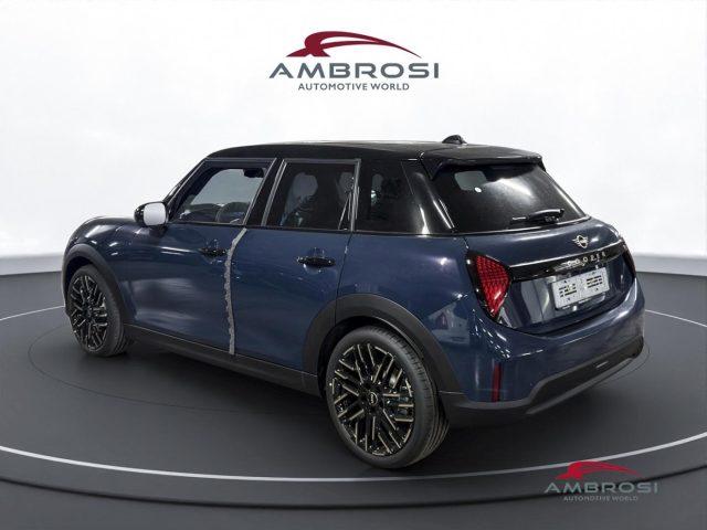 MINI Cooper 5 porte C Favoured M