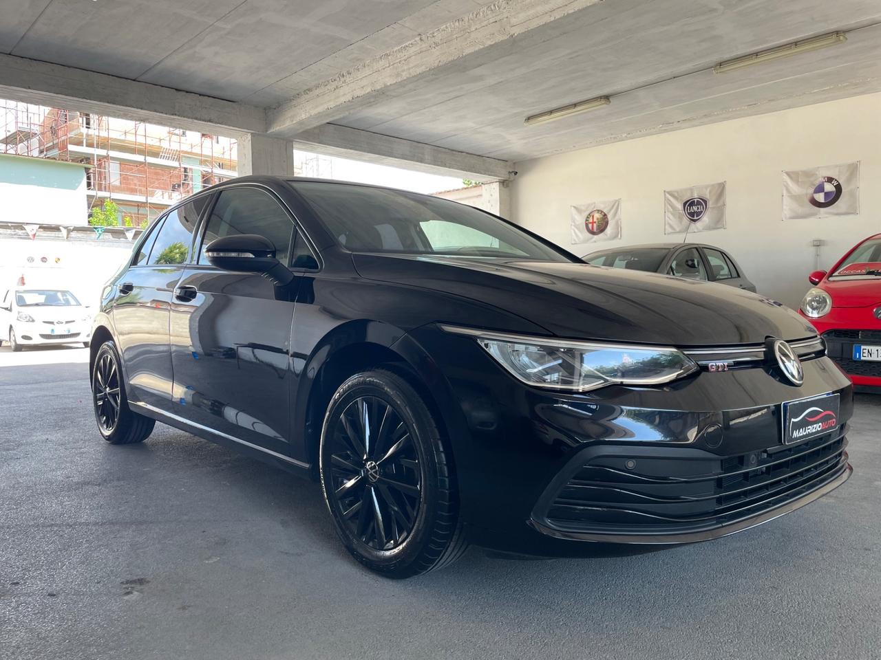 VOLKSWAGEN GOLF 8 1.0 TSI 110 CV EVO LIFE FULL GARANZIA UFFICIALE FINO 9/2027