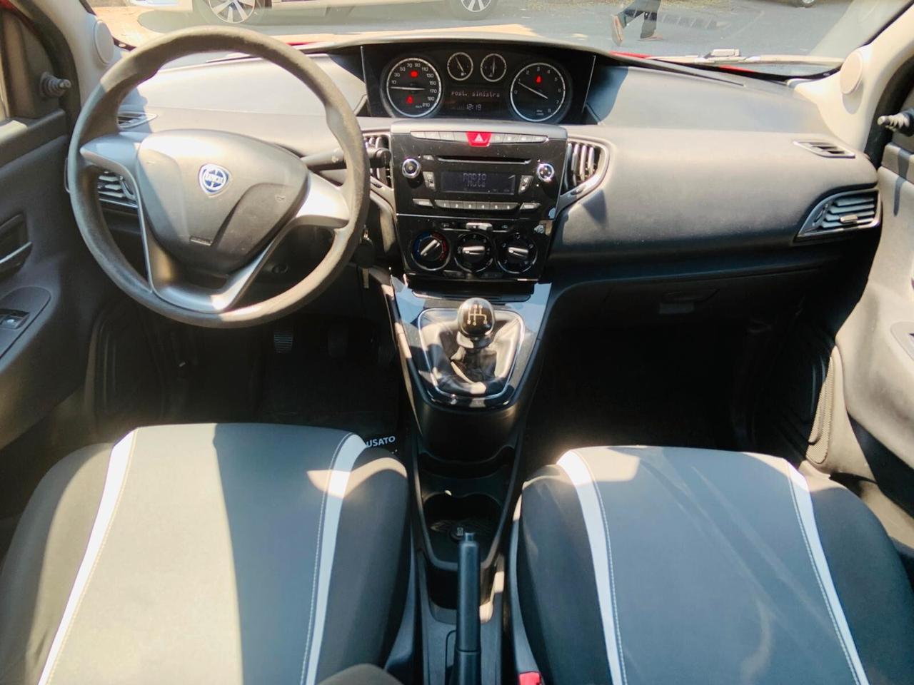 Lancia Ypsilon 1.2 69 CV 5 porte GPL Ecochic 30th Anniversary