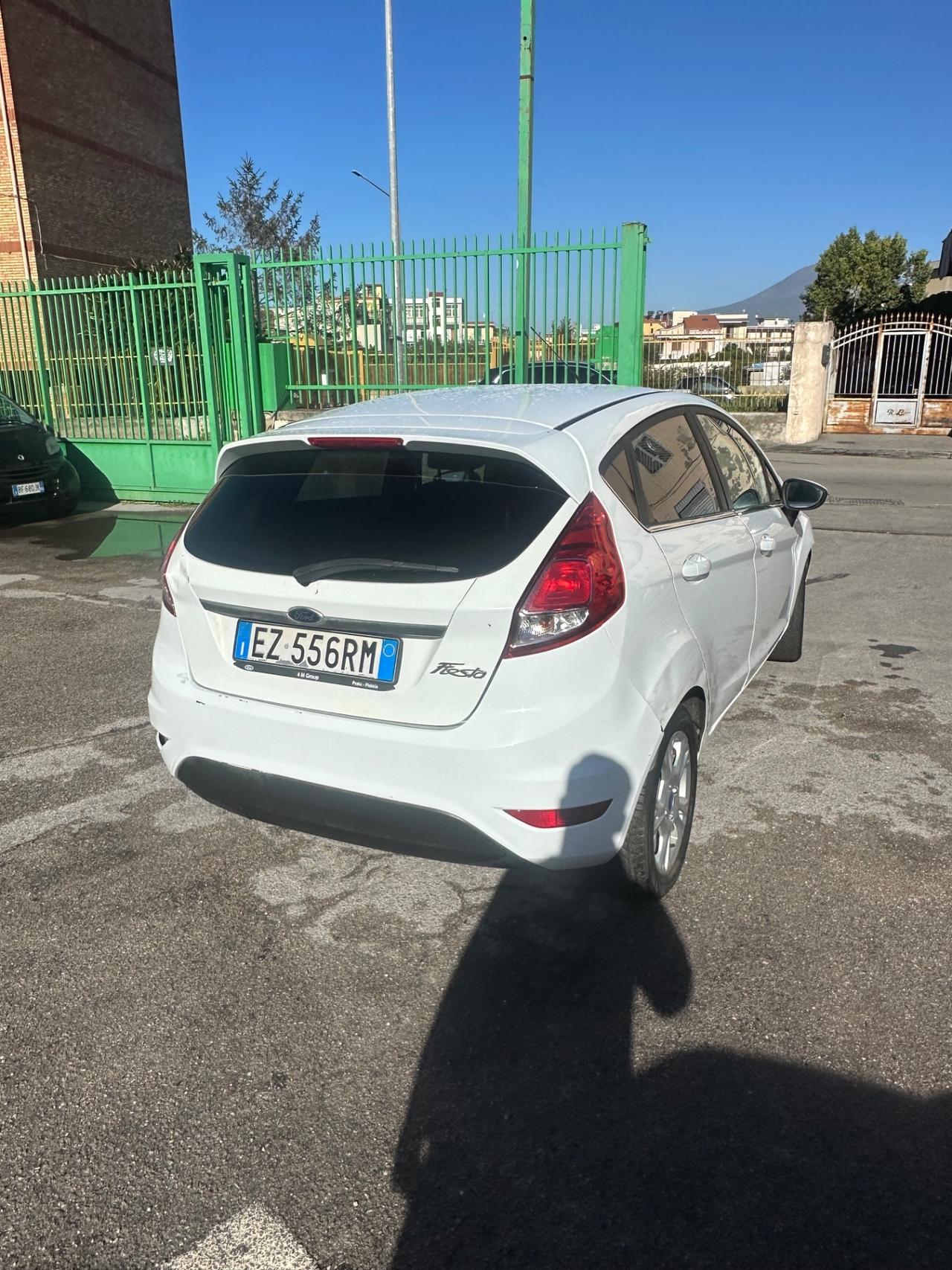 Ford Fiesta 1.2 60CV 5 porte Black & White Edition