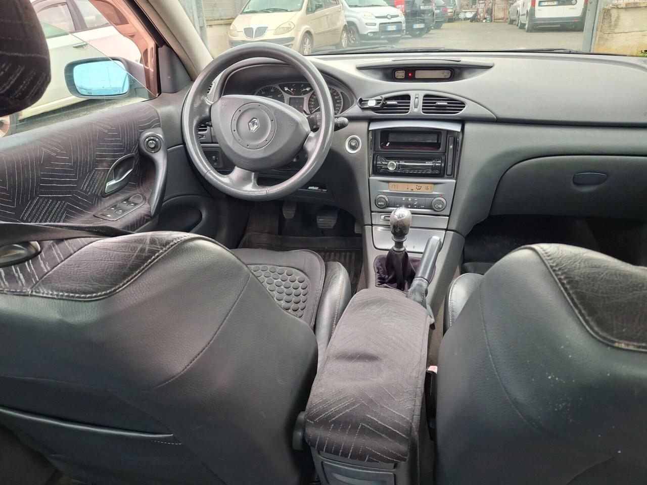 Renault Laguna 1.9 dCi/120CV.--