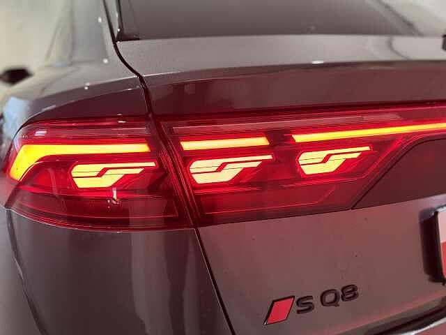 Audi SQ8 SQ8 SUV TFSI quattro tiptronic sport attitude
