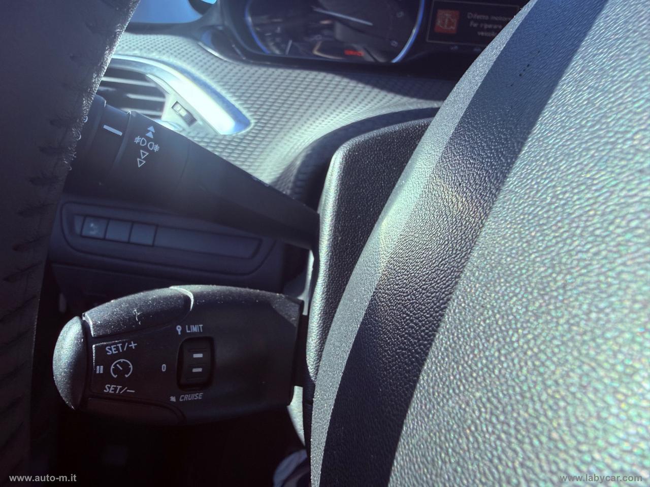 PEUGEOT 2008 BlueHDi 100 Allure