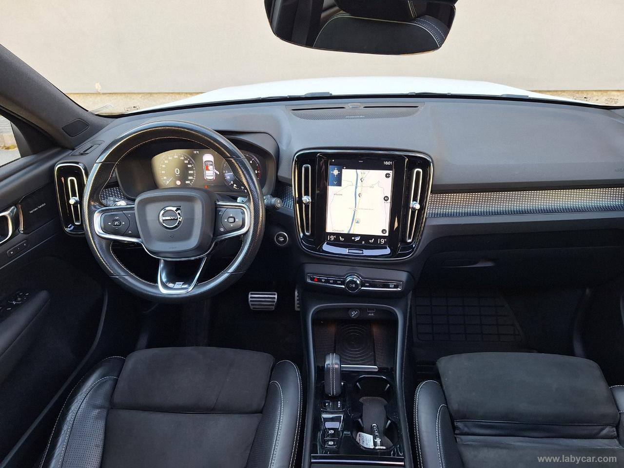 VOLVO XC40 D4 AWD R-design TETTO TAGLIANDI VOLVO UFF 360