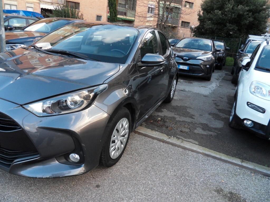 Toyota Yaris 1.5 Hybrid 5 porte Business