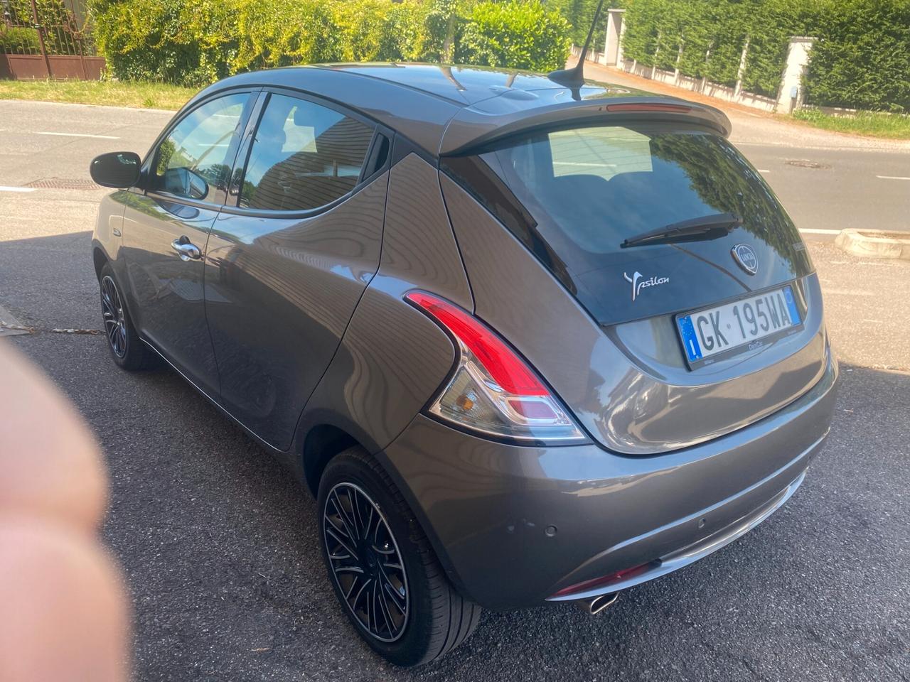 Lancia Ypsilon 1.0 FireFly 5 porte S&S Hybrid Ecochic Gold