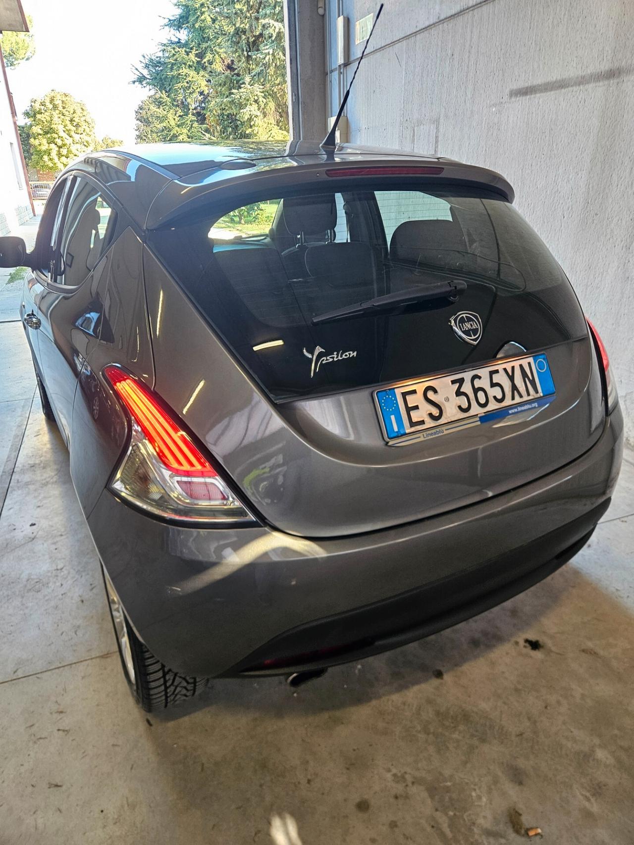 Lancia Ypsilon 1.2 69 CV 5 porte S&S Platinum