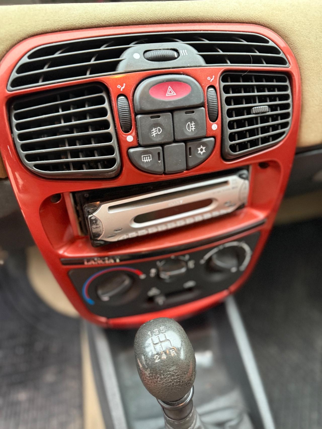 Lancia Y 1.2i cat LS