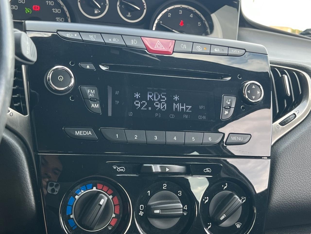 Lancia Ypsilon 1.2 69 CV 5 porte