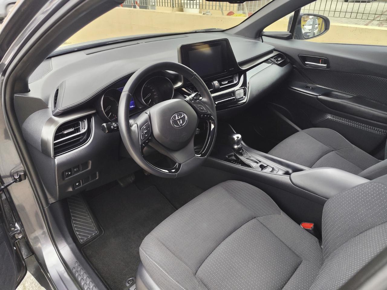 Toyota C-HR 1.8 Hybrid E-CVT Business