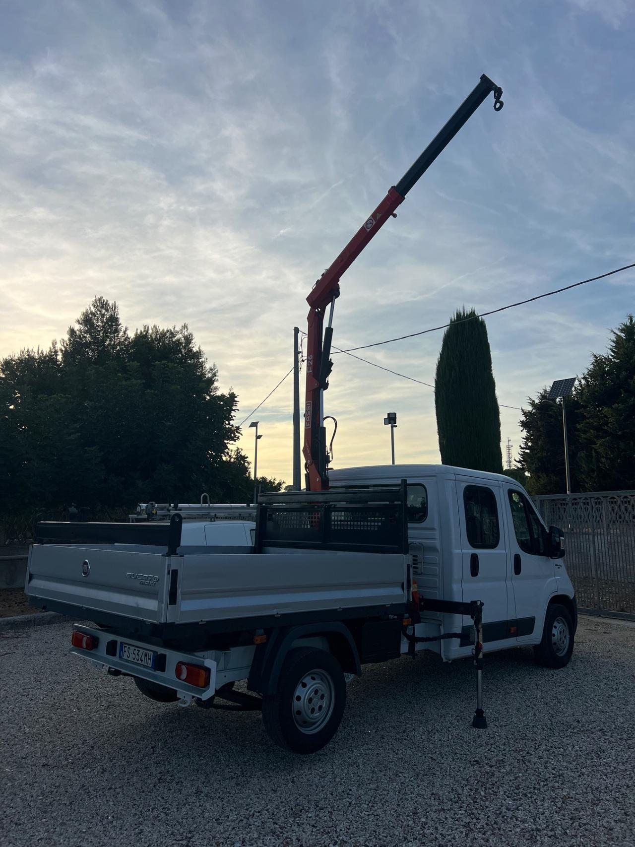 Fiat Ducato con Gru doppia cabina 7 posti