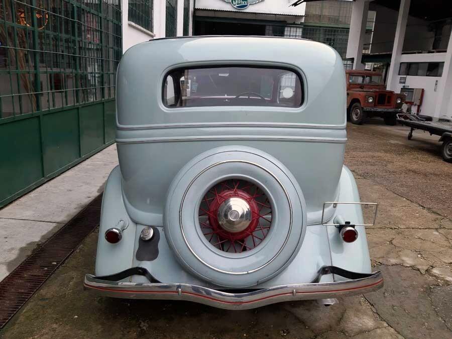 Ford Model B Sedan – 1933