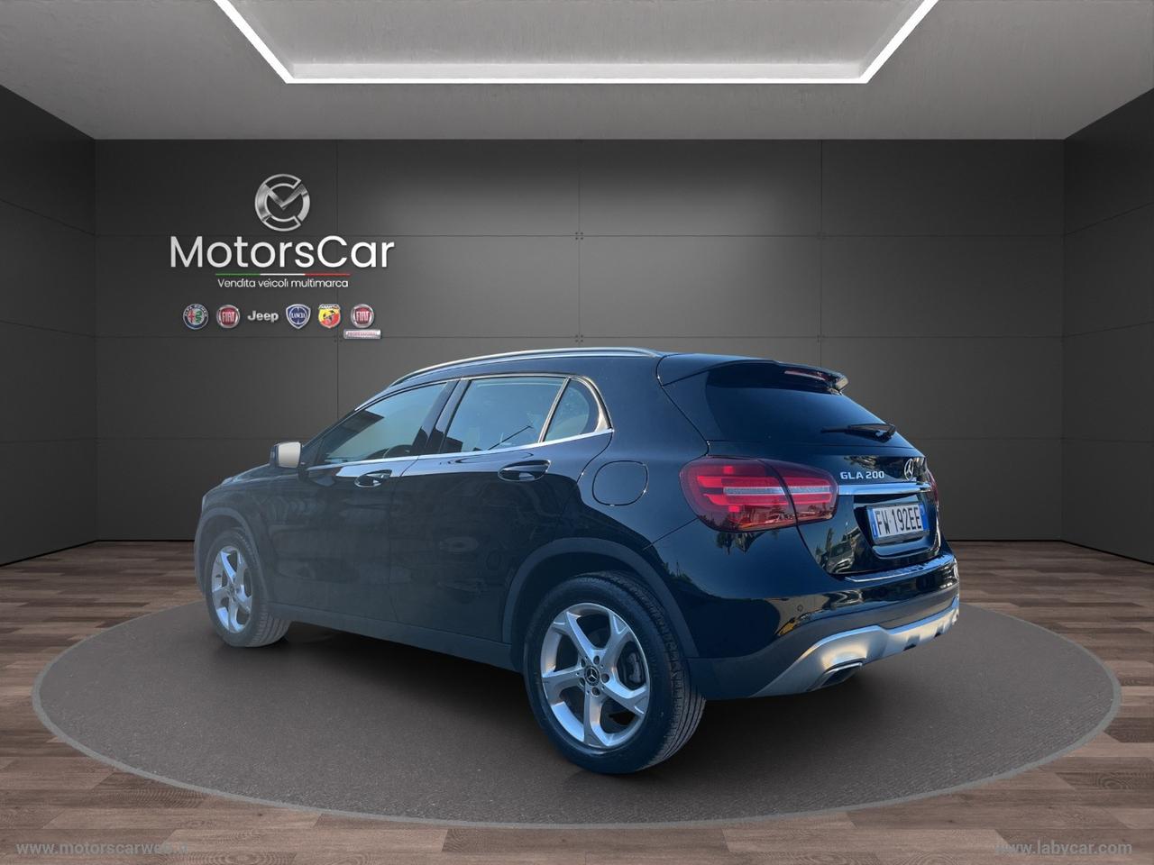 MERCEDES-BENZ GLA 200 Sport