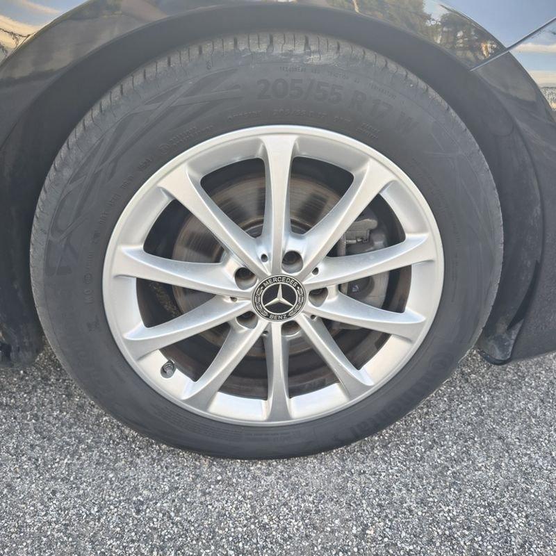 Mercedes-Benz CLA S.Brake 200D AT 150 CV Business Extra