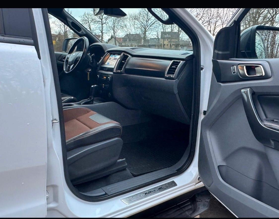 Ford Ranger 3.2 TDCi aut. DC Wildtrak 5 posti * Pack Raptor