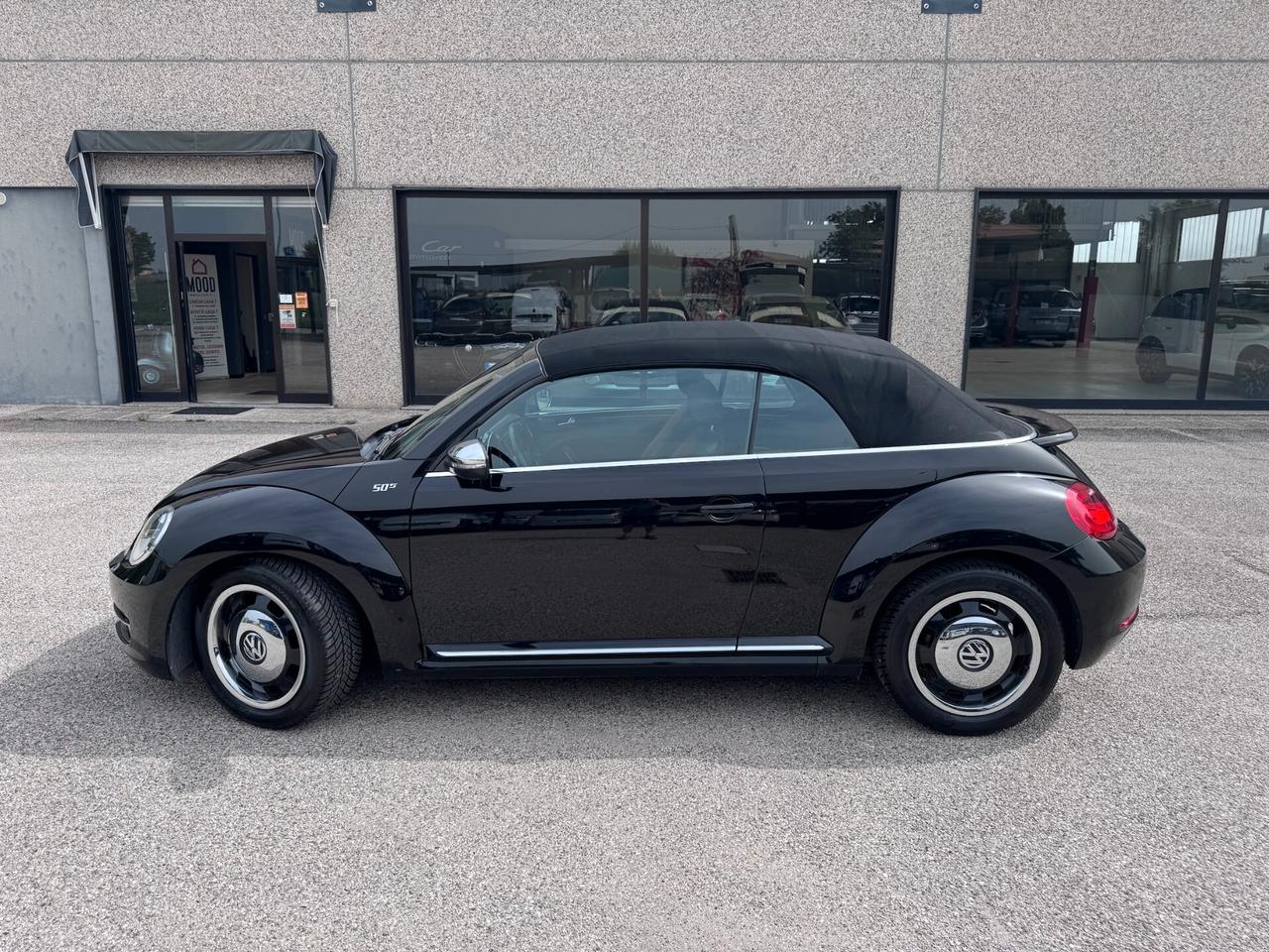 Volkswagen Maggiolino Cabrio 1.6 tdi Design 105cv UNICO PROPRIETARIO