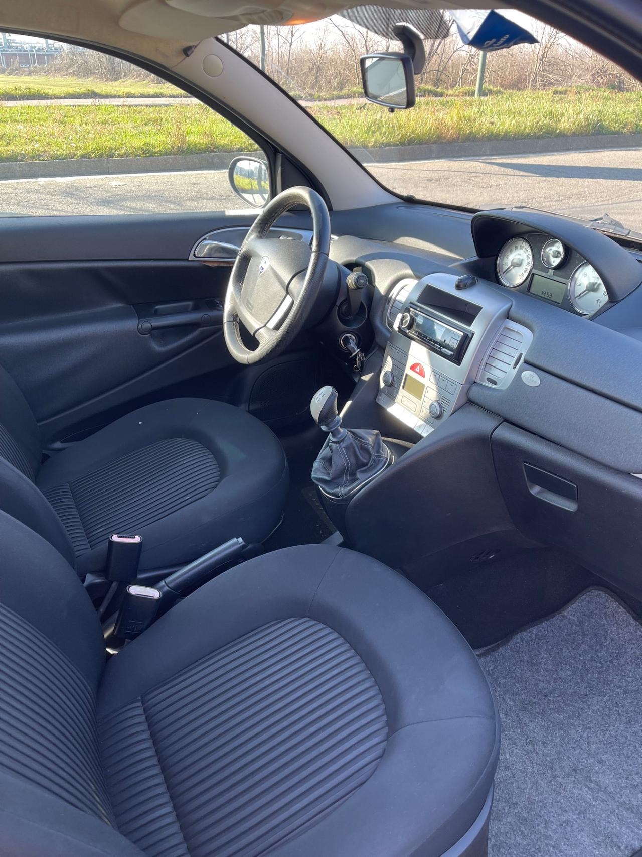 Lancia Ypsilon 1.2 Argento