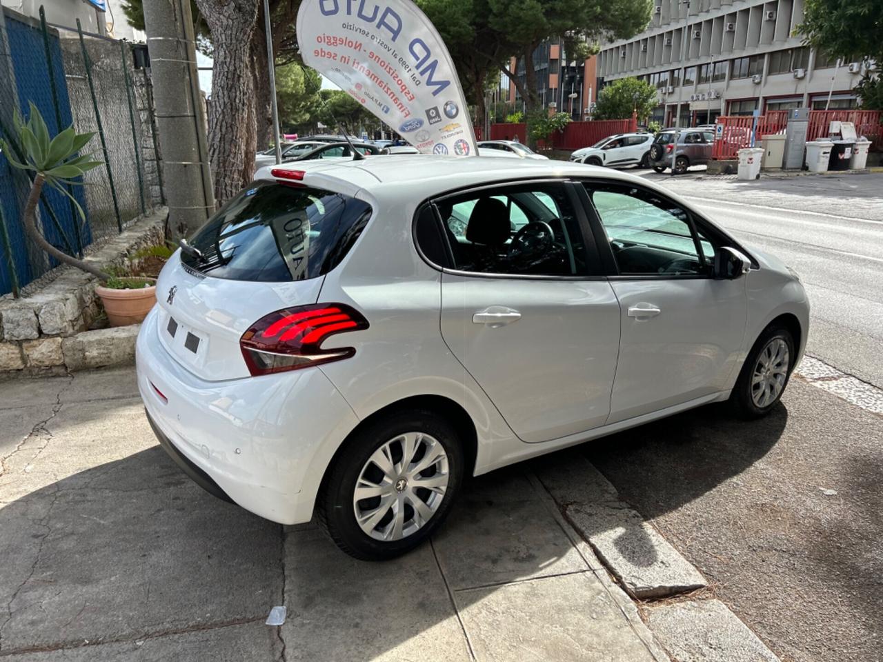 Peugeot 208 1.0 5 porte Allure