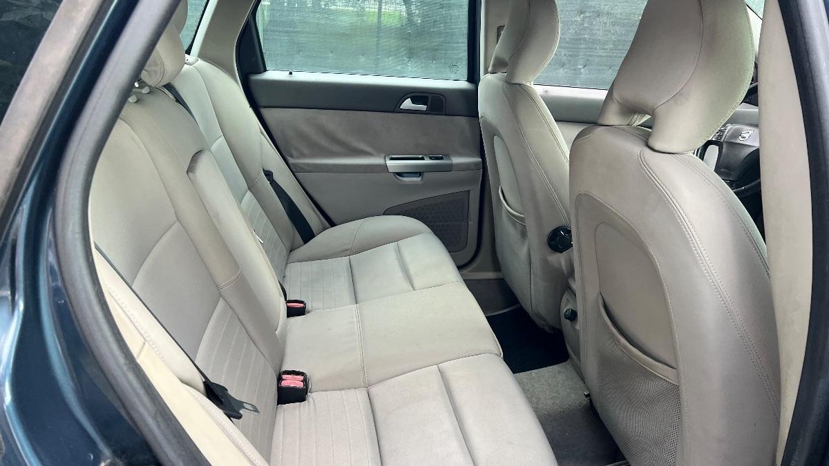 VOLVO - V50 2.0d Summum