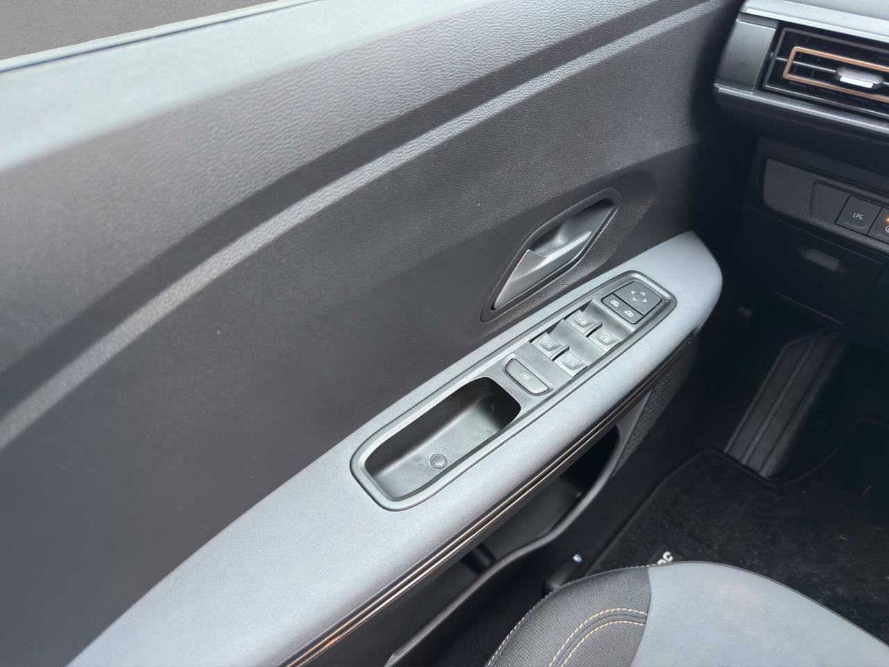 Dacia Jogger 1.0 TCe GPL 100 CV 5 posti Extreme