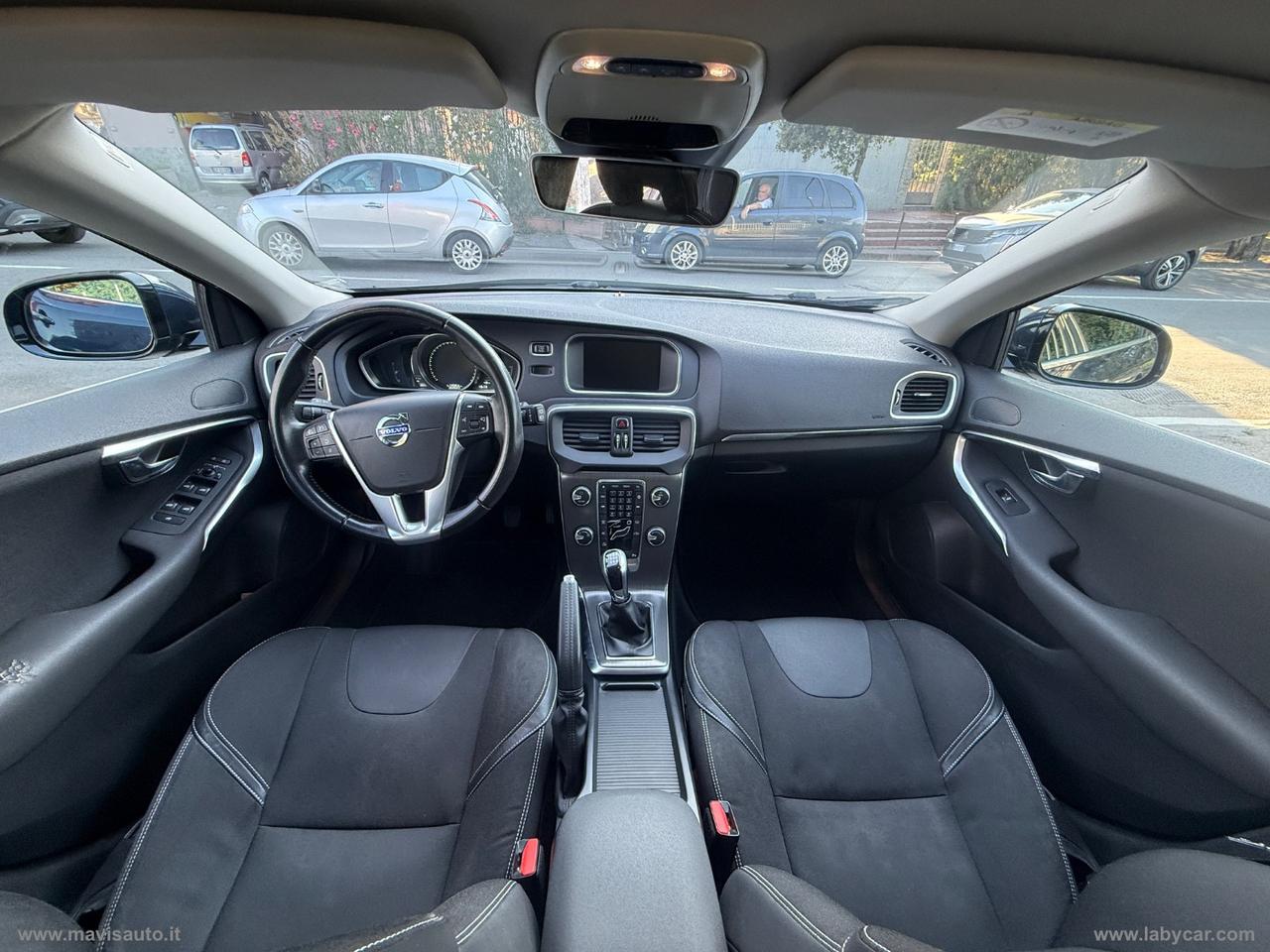 VOLVO V40 D2 1.6 Momentum