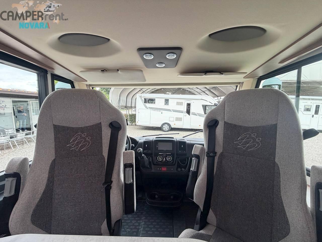 Knaus LIVE I 700 MEG MOTORHOME LETTI GEMELLI
