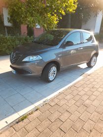 Lancia Ypsilon 0.9 TwinAir 85 CV 5 porte Metano