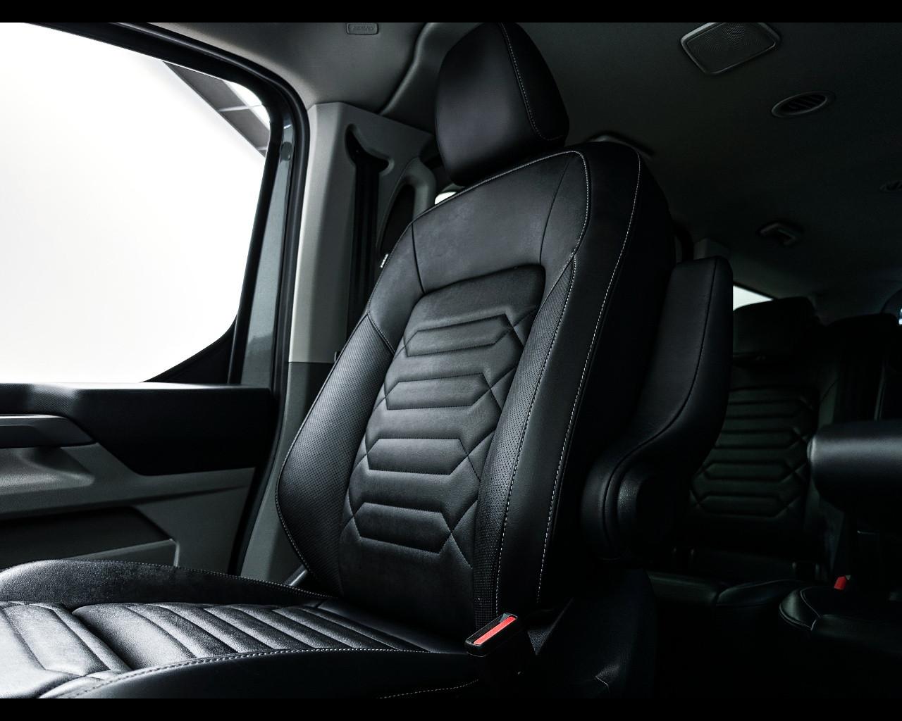 FORD Tourneo Custom 2ªs - Tourneo Custom 320 2.0 EcoBlue 170CV aut. PC Titanium