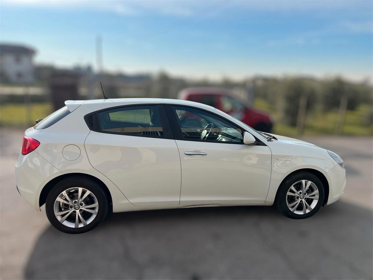 Alfa Romeo Giulietta 1.6 JTDm-2 120 CV Exclusive / OK NEOPATENTATI