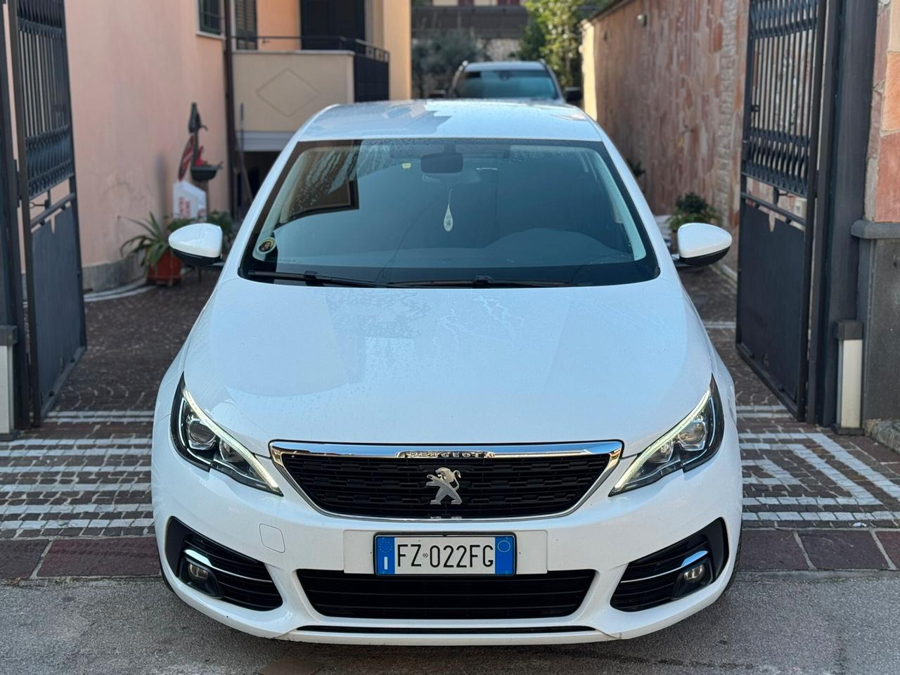 Peugeot 308 BlueHDi 100 S&S Allure