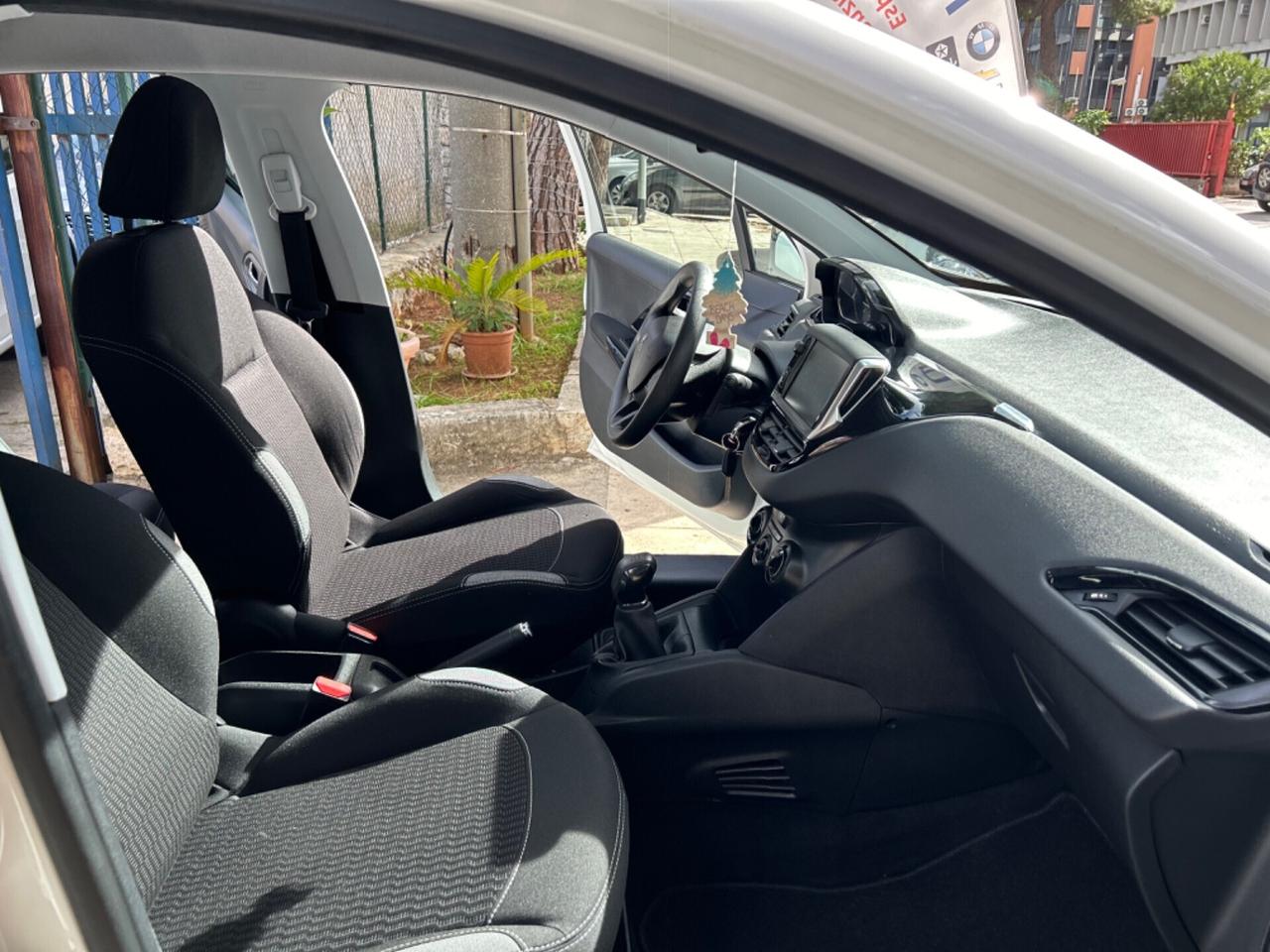 Peugeot 208 1.0 5 porte Allure