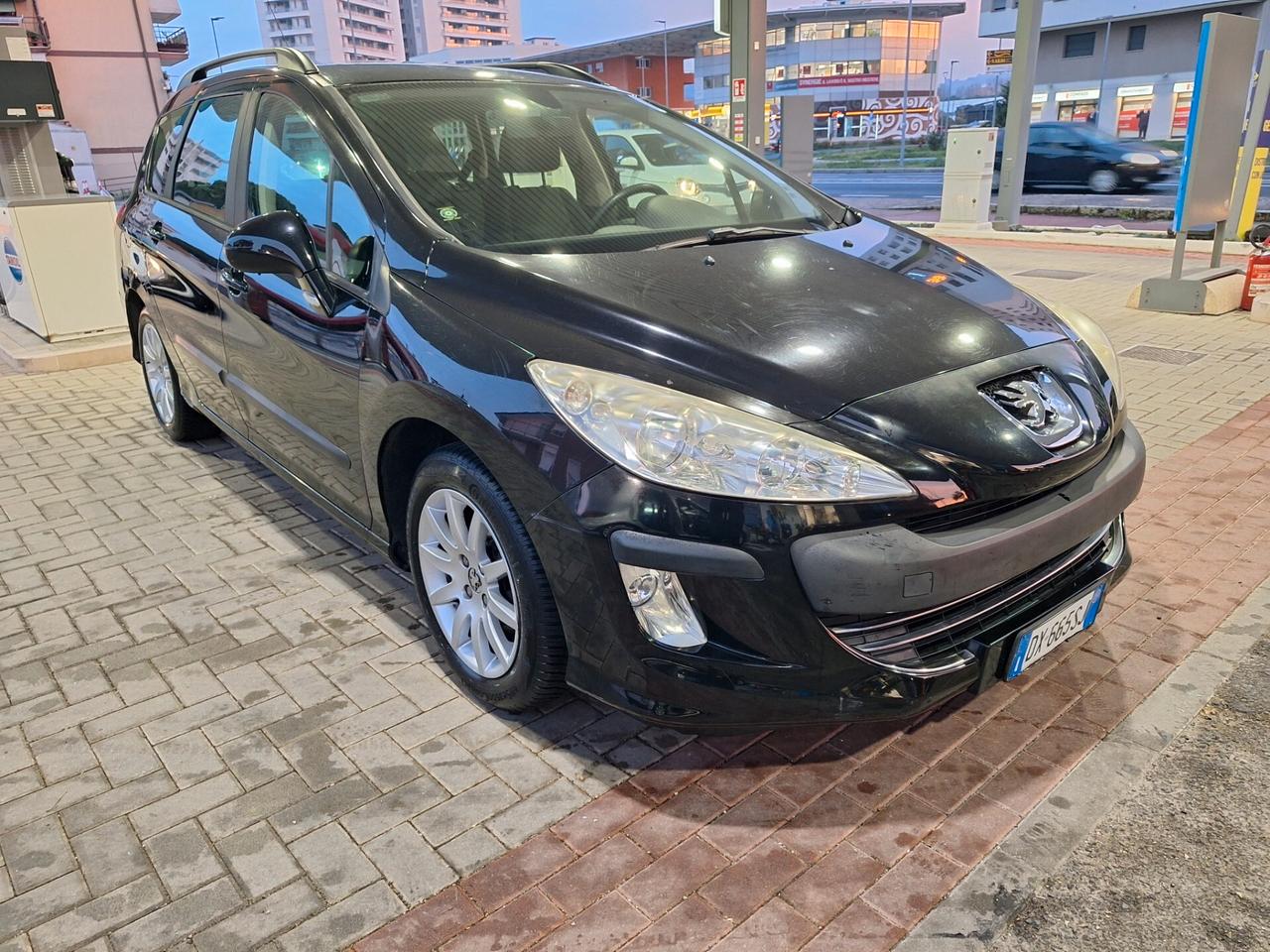 Peugeot 308 1.6 HDi 110CV SW Premium UNICOPROPIETARIO KM CERTIFICATI