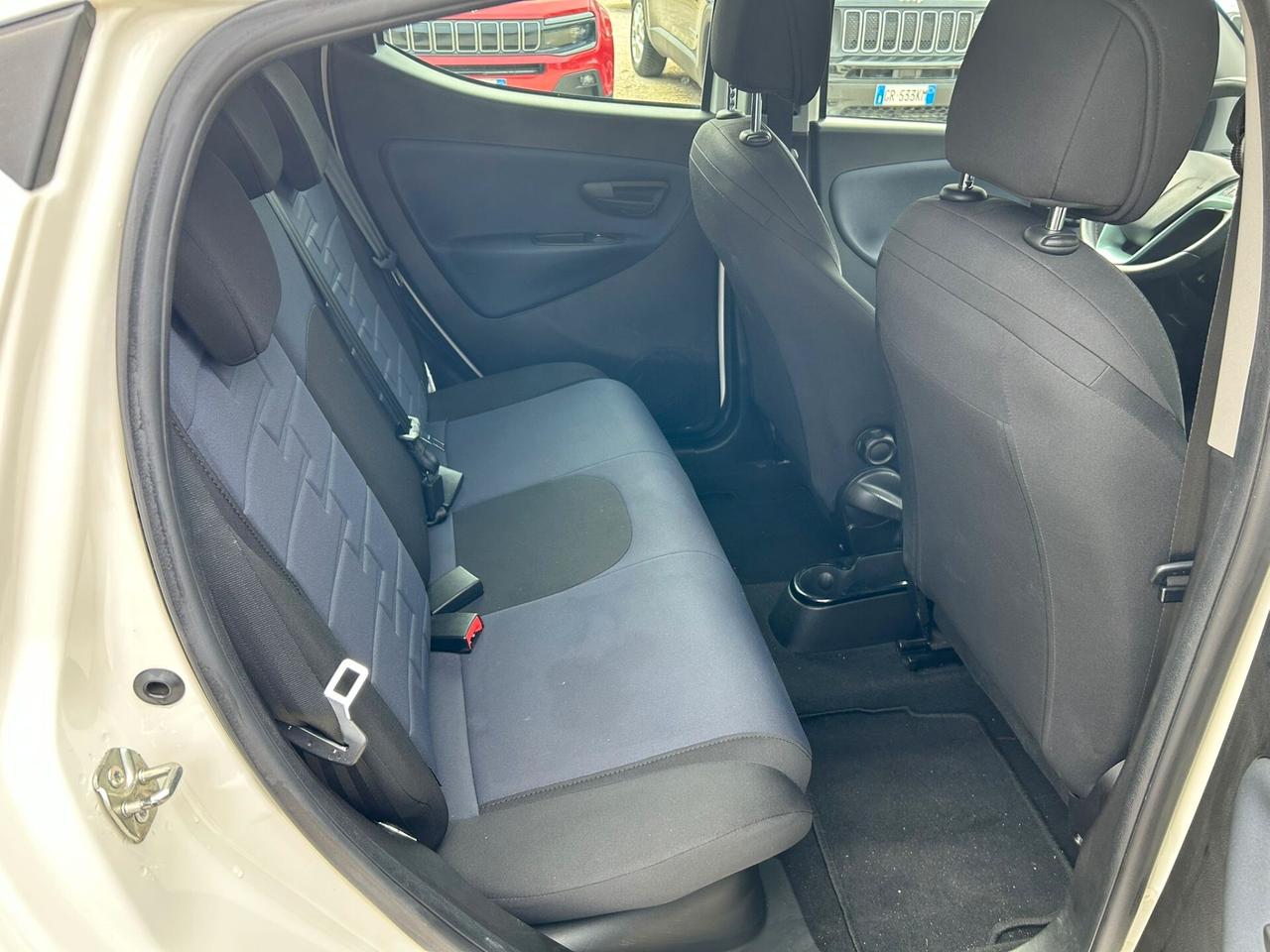 Lancia Ypsilon 1.0 FireFly 5 porte S&S Hybrid Gold