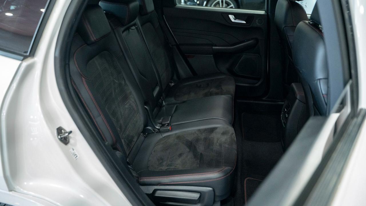 Ford Kuga 1.5 ECOBLUE ST-LINE X 120CV AUTO NAVI ED PELLE FULL OPTIONAL