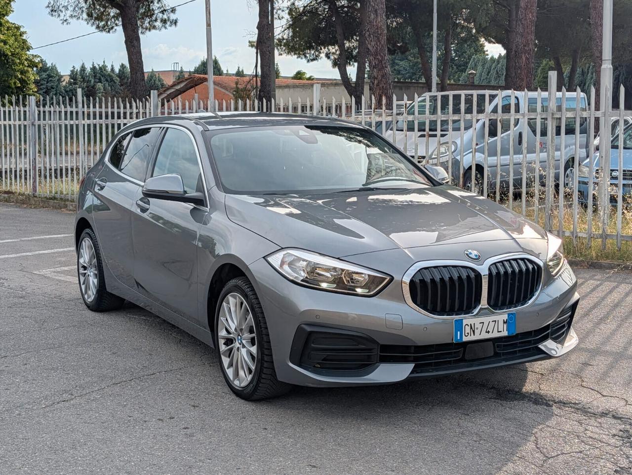 Bmw 118 118d 5p. Business Advantage