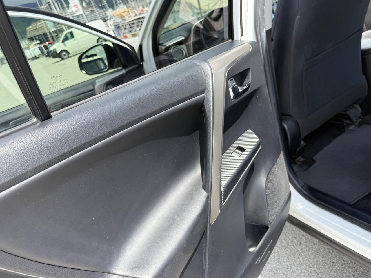 Toyota RAV 2.0 D-4D 4WD Lounge-FULL OPTIONAL