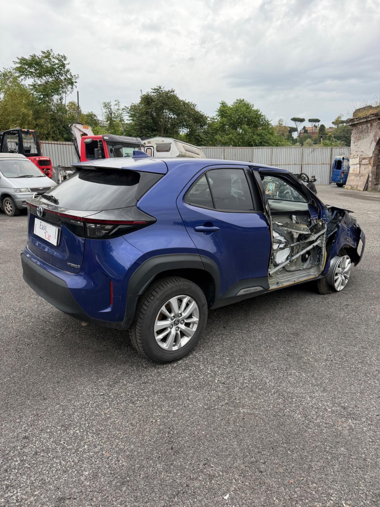 Toyota Yaris Cross 1.5 Hybrid SINISTRATA