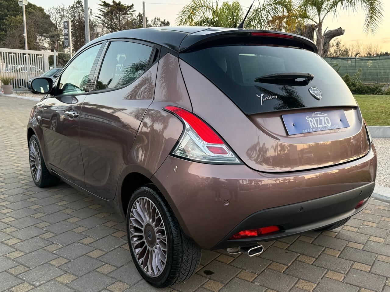 Lancia Ypsilon 1.2 69 CV ELLE limited edition pelle xenon 12/2014