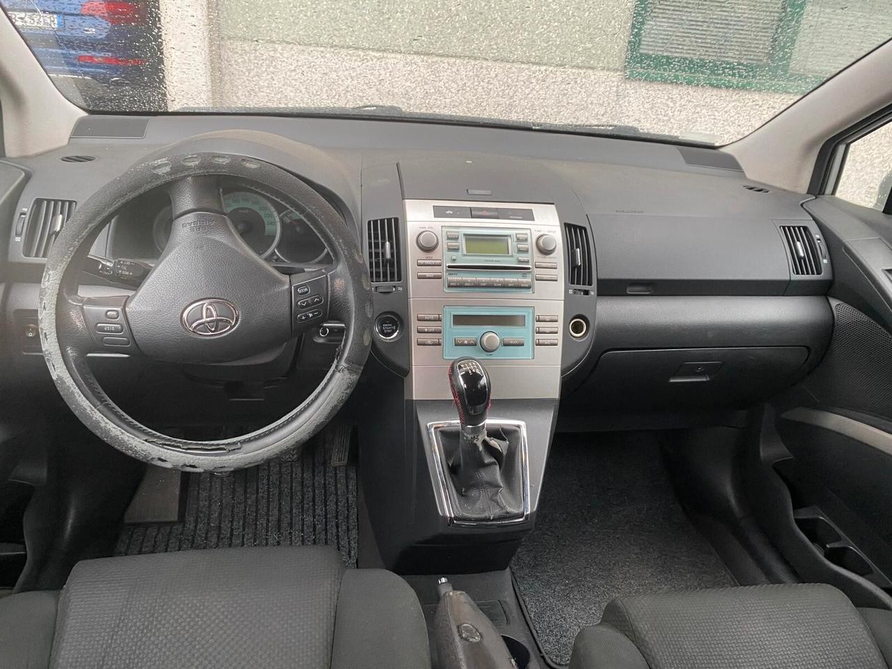 Toyota Corolla Verso 2.2 16V D-4D Sol