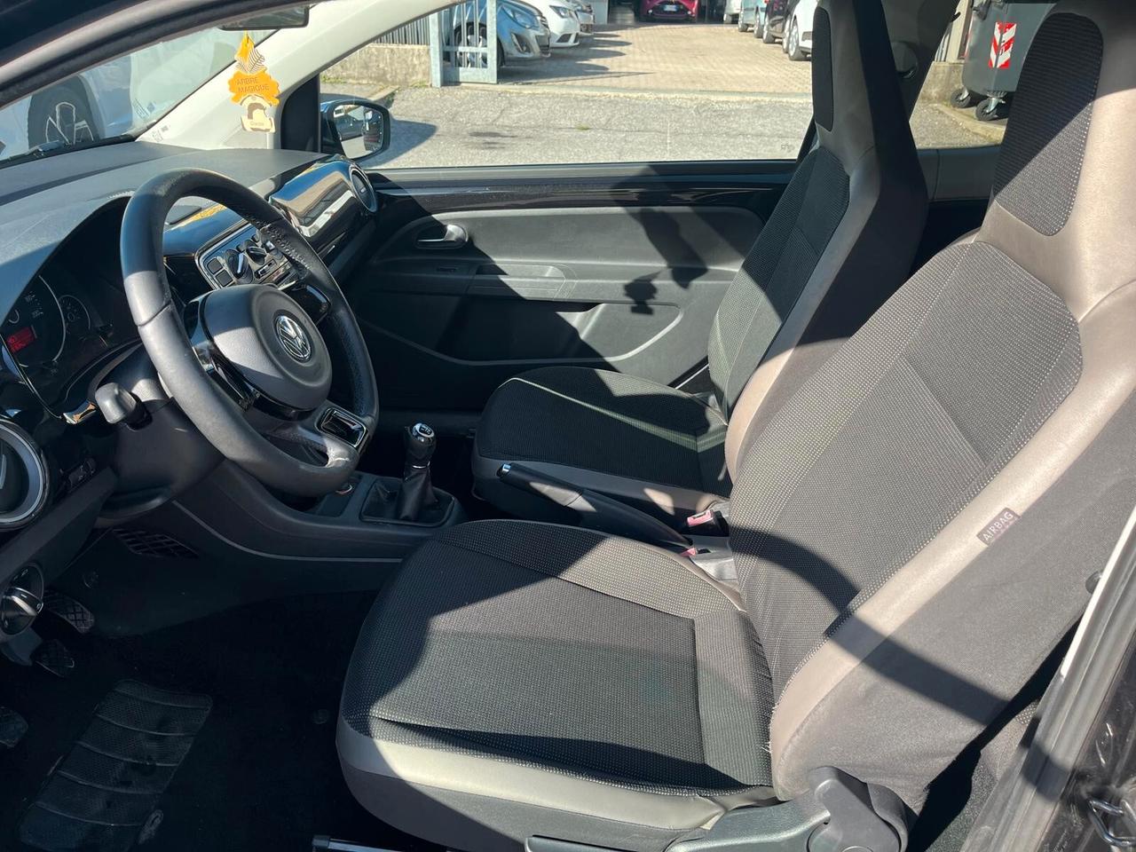 Volkswagen up! High 1.0 75cv