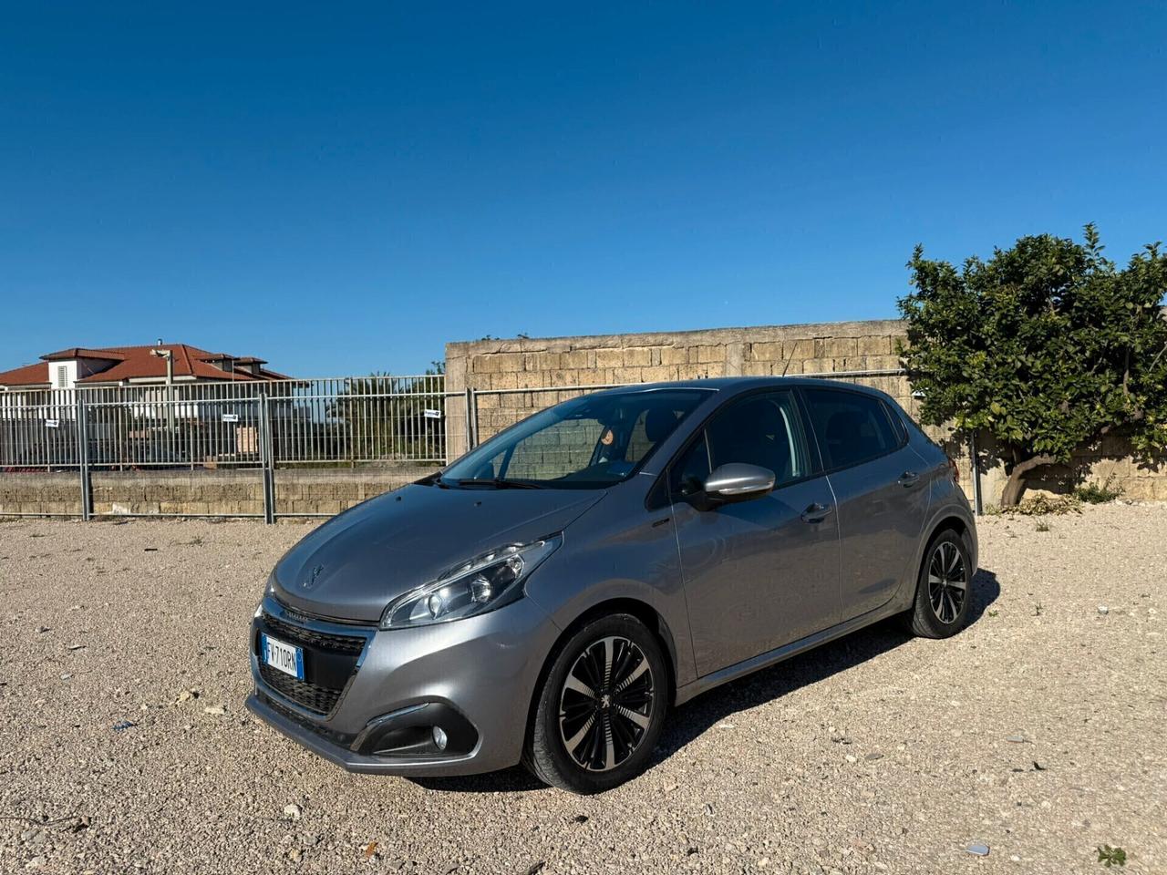 Peugeot 208 PureTech 82 Stop&Start 5 porte Signature