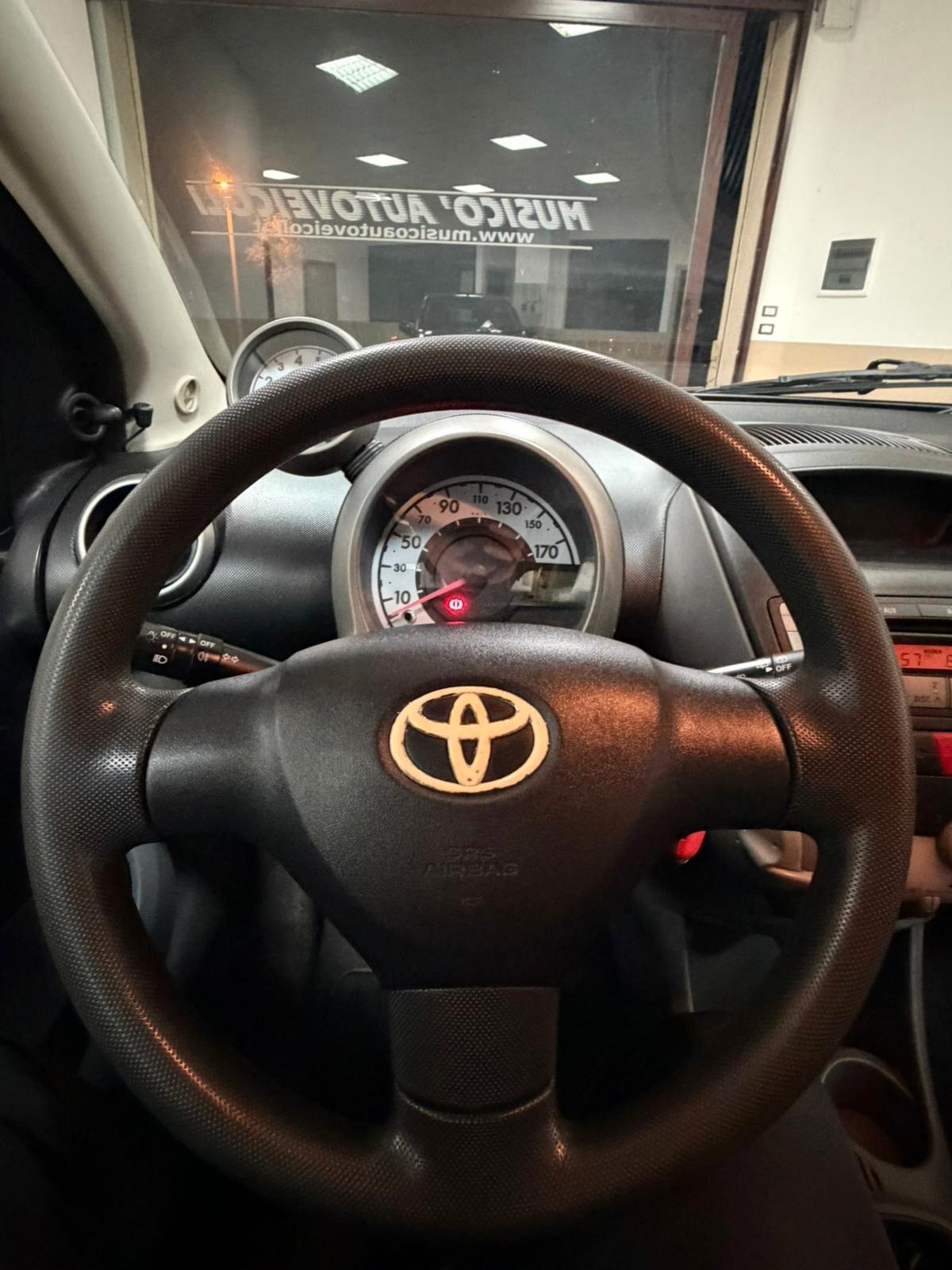 Toyota Aygo 1.0 12V VVT-i 5 porte Sol