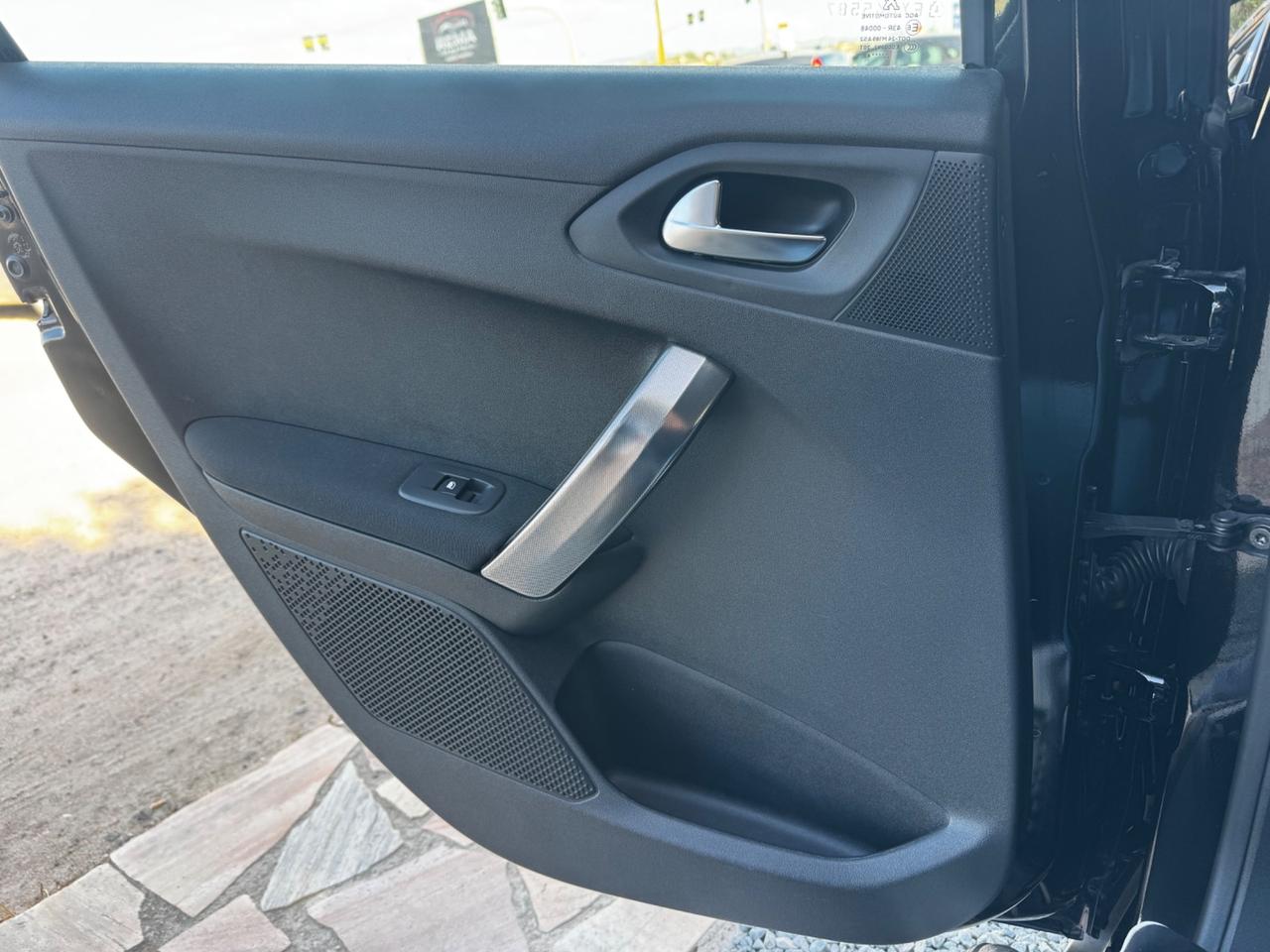 Peugeot 2008 1.6 e-HDi 115 CV Stop&Start Allure