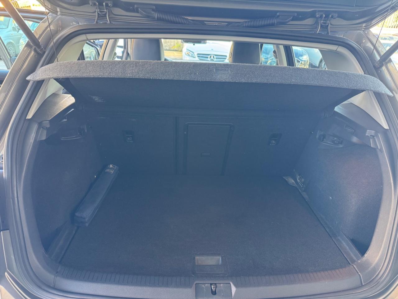 Volkswagen Golf Business 1.6 TDI 5p. Highline BlueMotion Technology