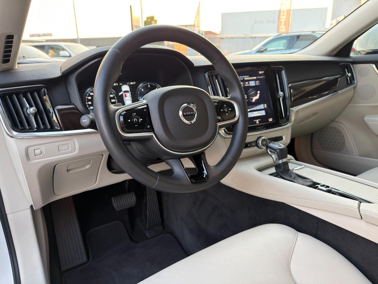 Volvo S90 D5 AWD Geartronic Momentum