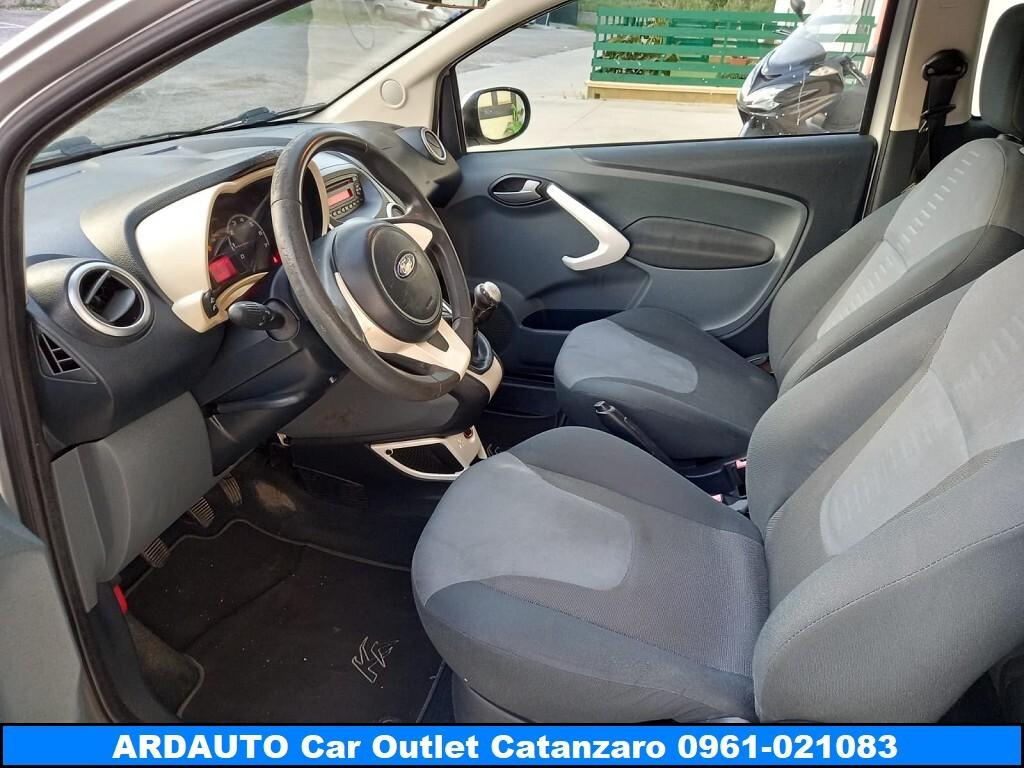 Ford Ka 1.2 Titanium 69 cv Neopatentati