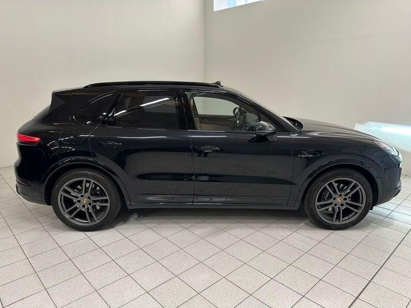 Porsche Cayenne Cayenne 3.0 V6 E-Hybrid Platinum Edition