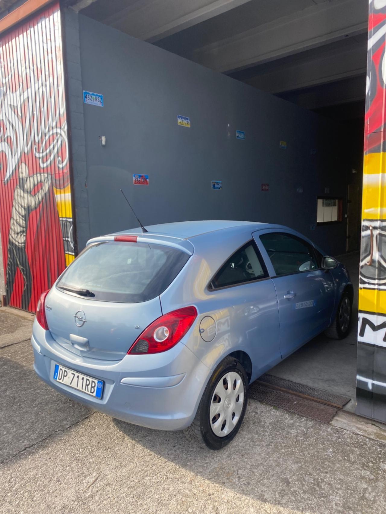 Opel Corsa 1.2 3 porte Easytronic Club Neopatentati Benzina