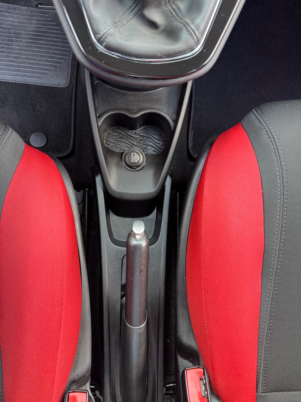 Lancia Ypsilon Neopatentati, cinghie nuove